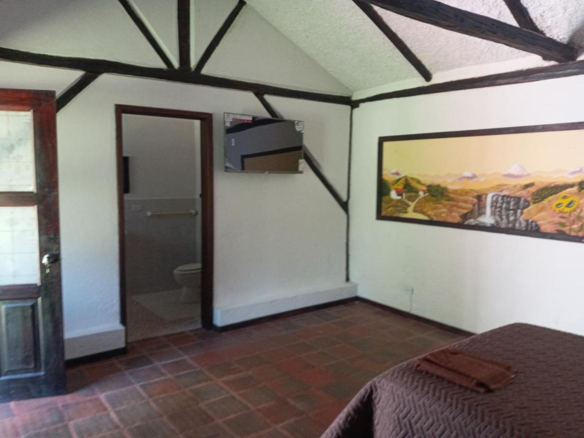 Quinta Los Eucaliptos Villa Кито Екстериор снимка