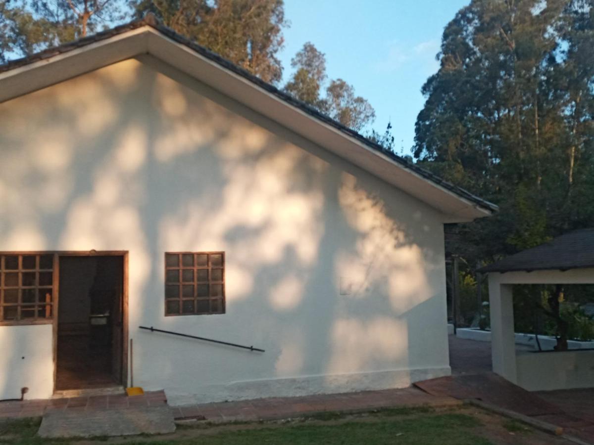 Quinta Los Eucaliptos Villa Кито Екстериор снимка