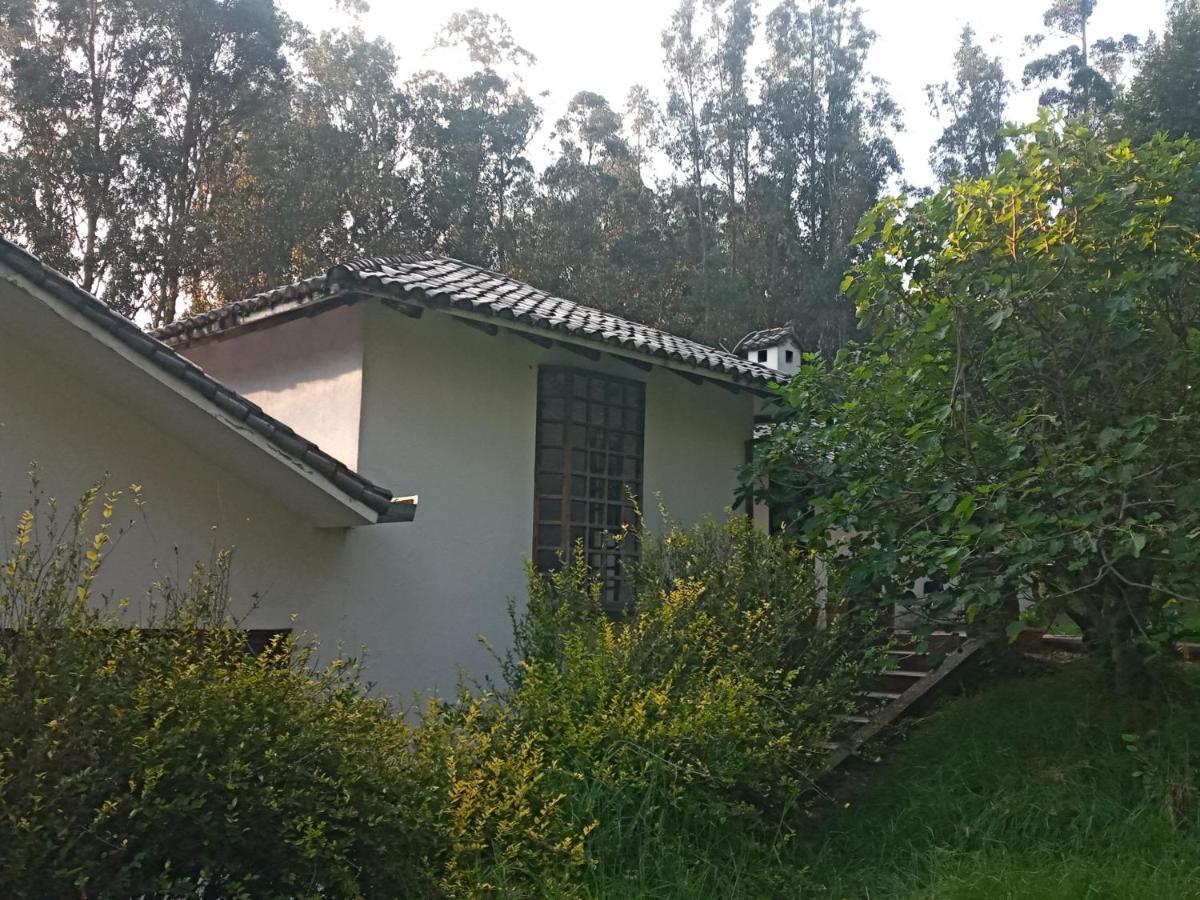 Quinta Los Eucaliptos Villa Кито Екстериор снимка